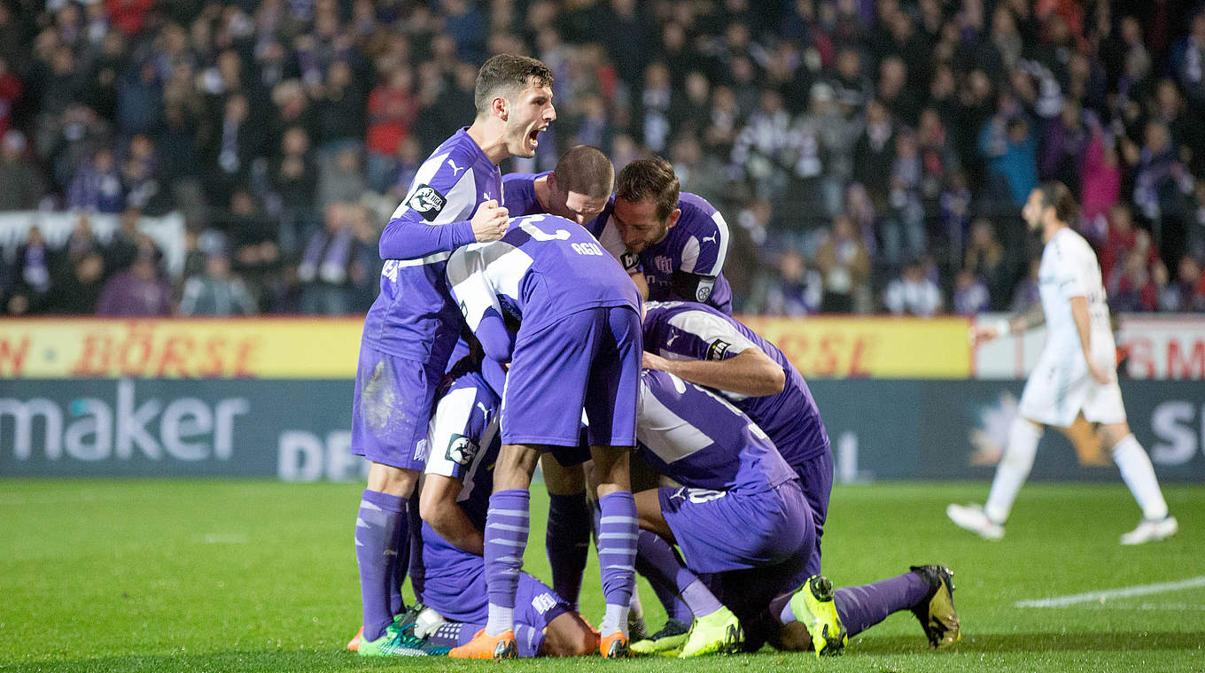 Jubel an der Bremer Brücke: Osnabrück dreht das Topspiel in der Nachspielzeit © imago/Noah Wedel