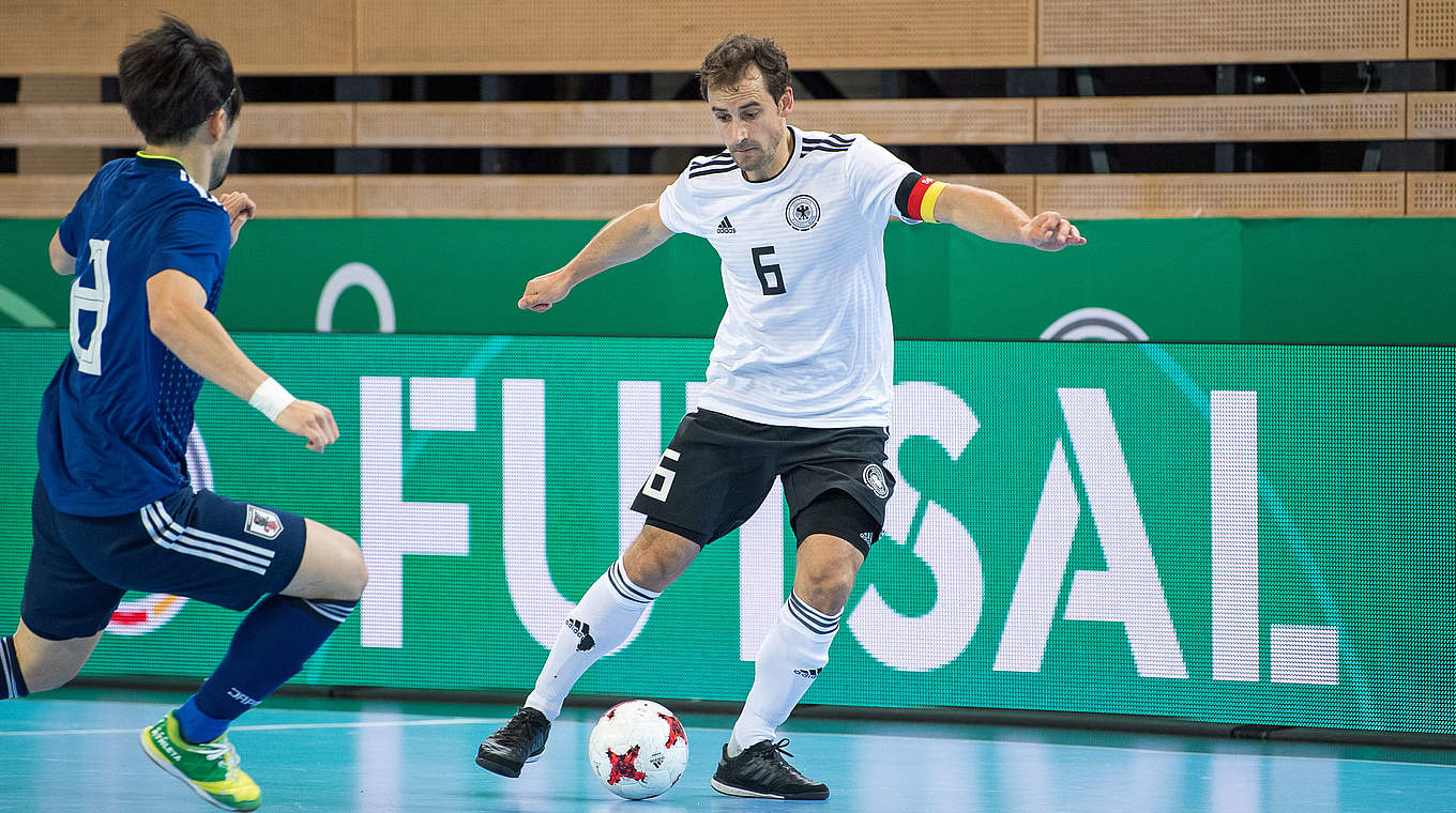 Erzielte das erste Länderspieltor für die deutschen Futsaler: Kapitän Timo Heinze (r.) © 2018 Getty Images