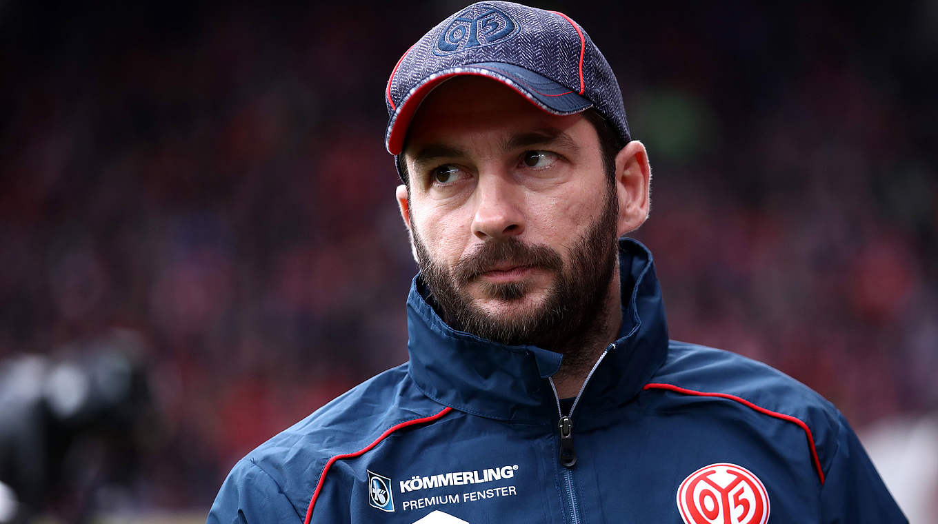 Wegen unsportlichen Verhaltens bestraft: Mainz-Coach Sandro Schwarz © Getty Images