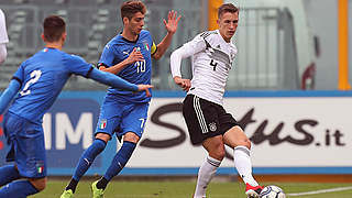 Nico Schlotterbeck in action for Germany U20s. © 