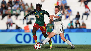 Gegen Kamerun eine Verletzung am Sprunggelenk erlitten: Greta Stegemann (r.) © GettyImages