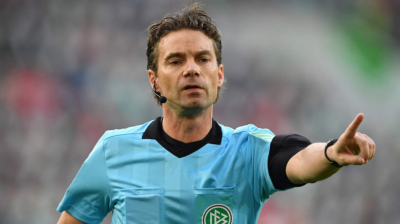 Wird das Bundesliga-Topspiel auf Schalke leiten: Guido Winkmann © 2018 Getty Images