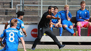 Springt mit dem VfL Bochum auf Rang zwei: Trainer Dimitrios Grammozis © imago/Herbert Bucco