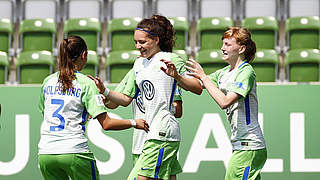 Mit Wolfsburg in diesem Jahr noch ungeschlagen: Toptorjägerin Natasha Kowalski (r.) © GettyImages