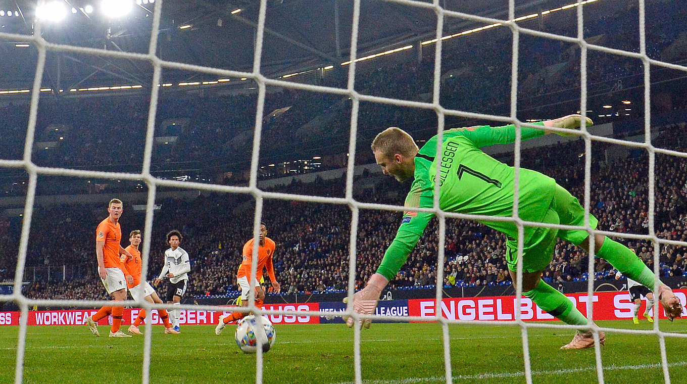 Das Tor zum 2:0: Cillessen kommt an Sanés Schluss nicht heran © Getty Images