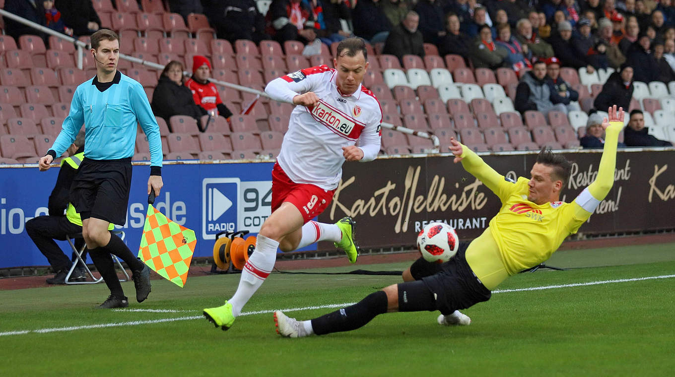 Später Sieg in Cottbus: Uerdingen rückt in der Tabelle vor © imago/Steffen Beyer