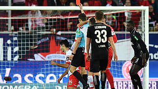 Musste gegen Köln in der 89. Minute mit Rot vom Platz: Marcel Correia (u.) © GettyImages