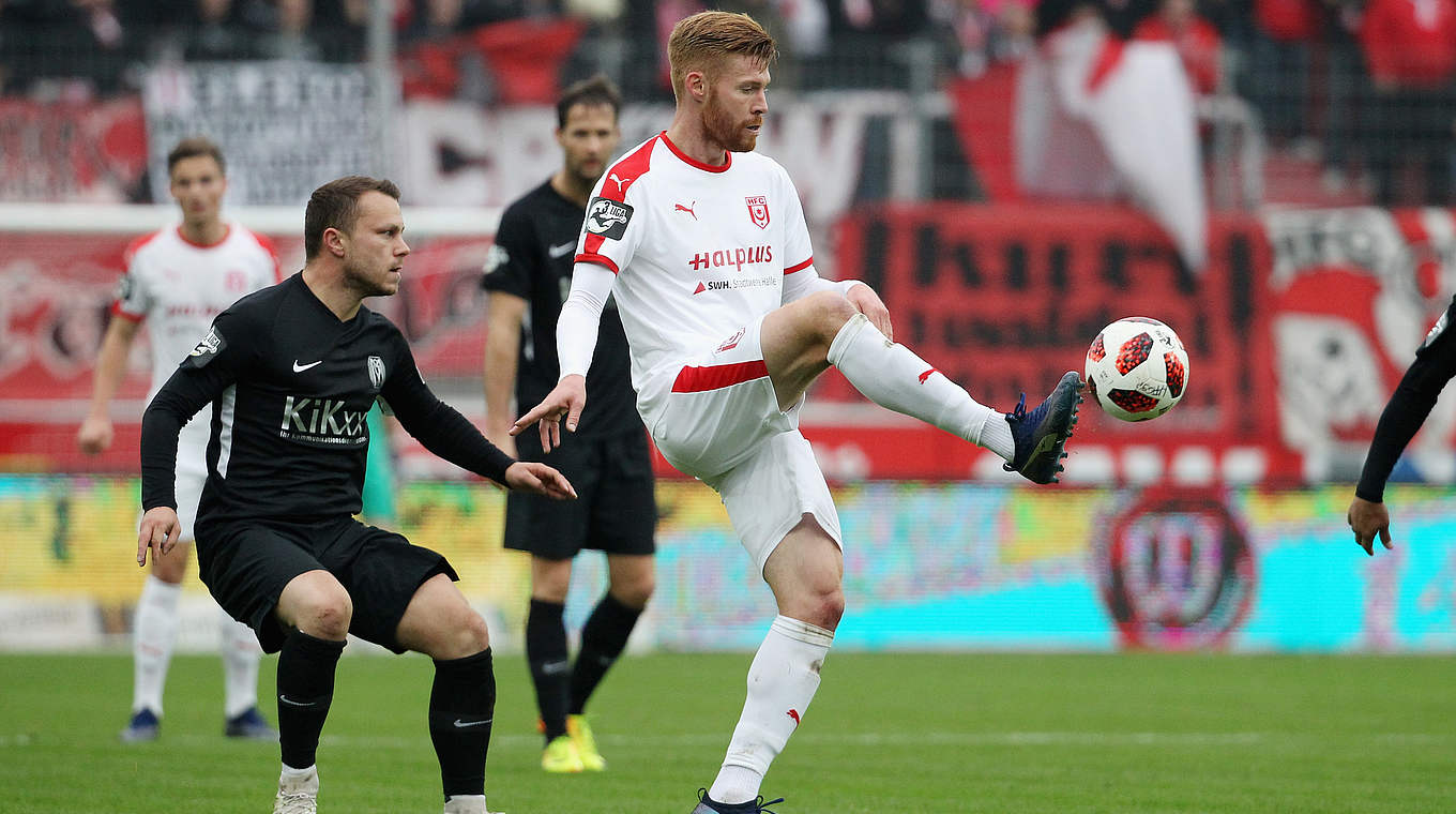 "Kein Spiel wie jedes andere": Fetsch (r.) vor dem Duell mit Halle gegen Ex-Klub KSC © 2018 Getty Images