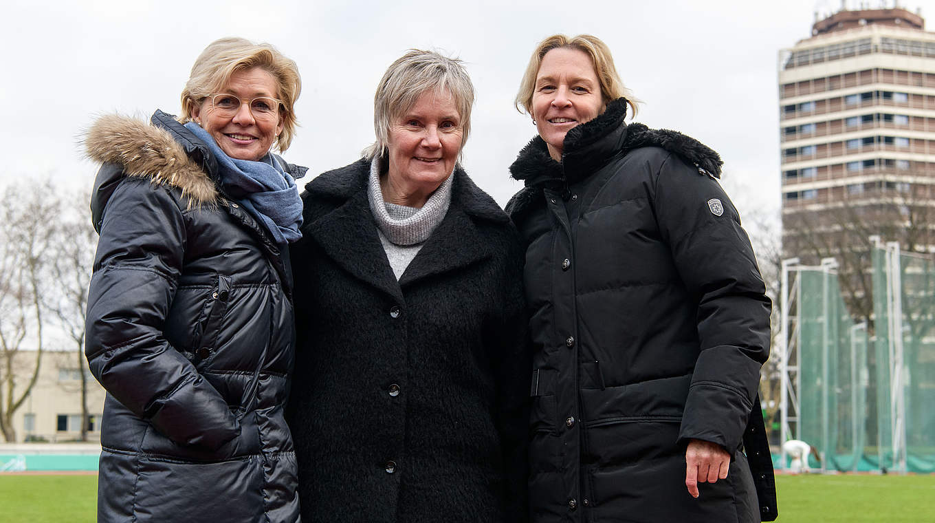 Titelsammlerinnen: Theune (M.) mit denNachfolgerinnen Neid (l.) und Voss-Tecklenburg © 2018 Getty Images