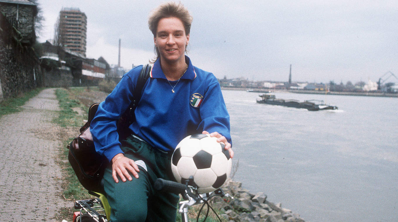 "Ein Kind des DFB": Voss-Tecklenburg debütiert 1984 für die Nationalmannschaft © imago/Horstmüller