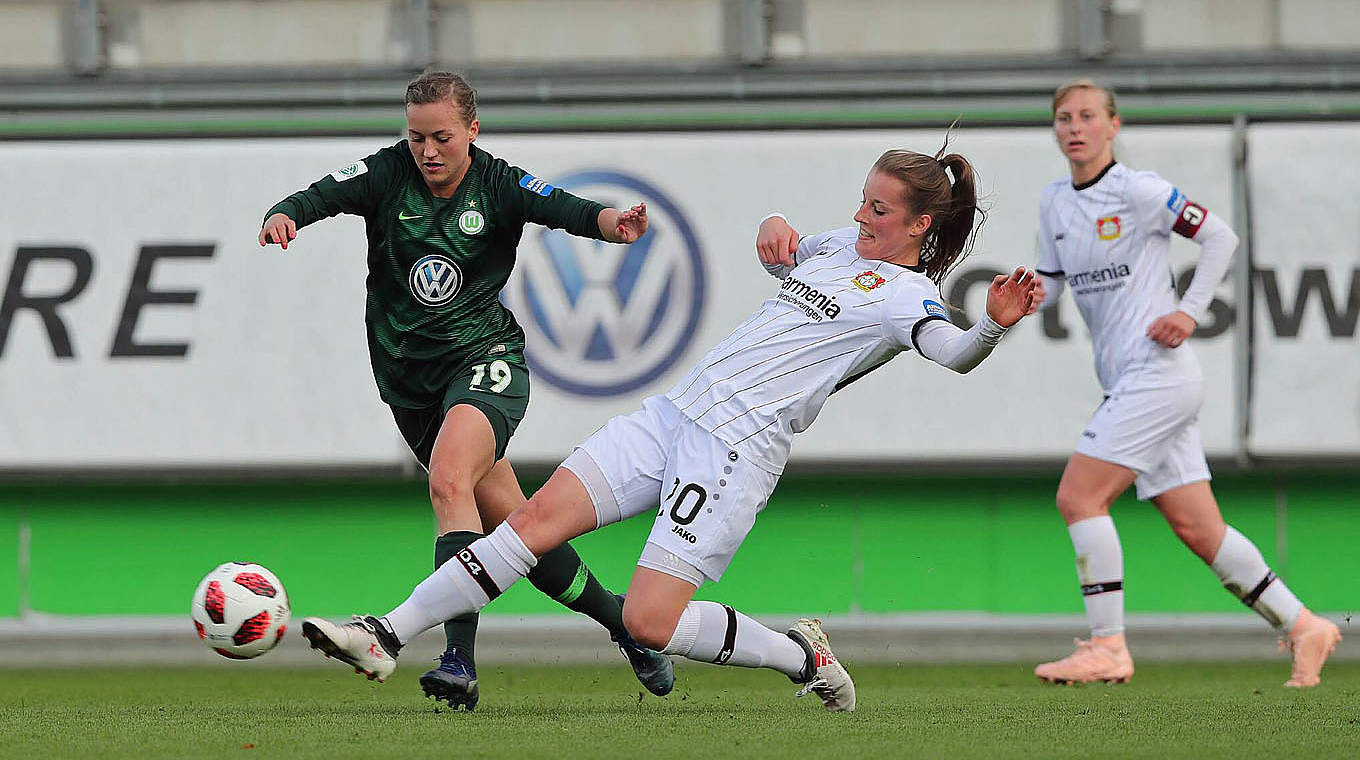 Weiter für den VfL Wolfsburg am Ball: Kristine Minde (l.) © imago/Hübner