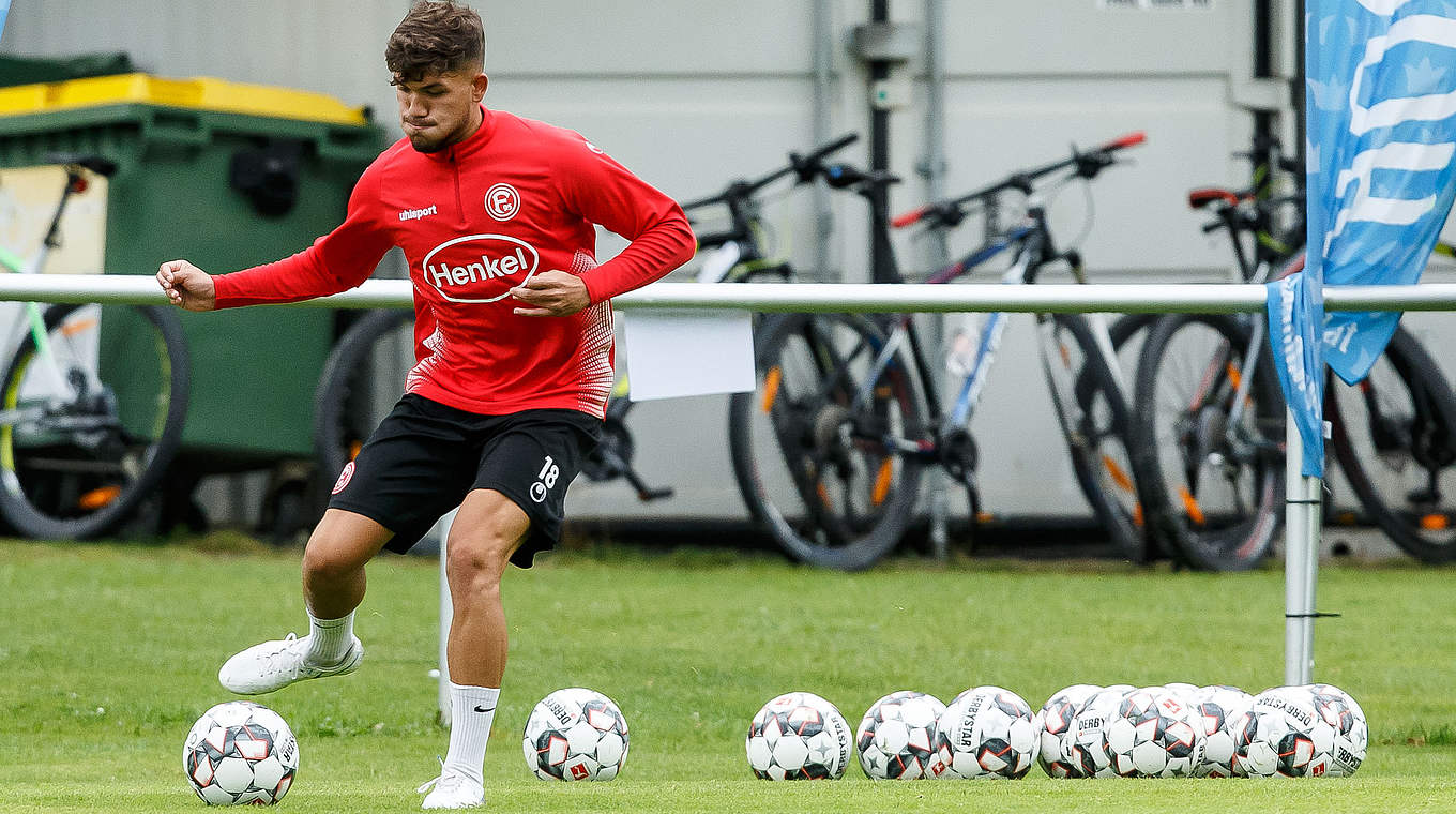 Kommt aus der Bundesliga zu Wehen Wiesbaden: Junioren-Nationalspieler Gökhan Gül © 2018 TF-Images