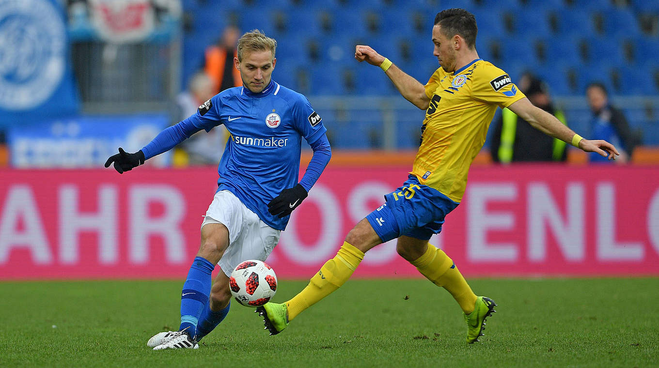 Zweikampf: Stefan Wannenwetsch im Duell mit Braunschweigs Marcel Bär © GettyImages