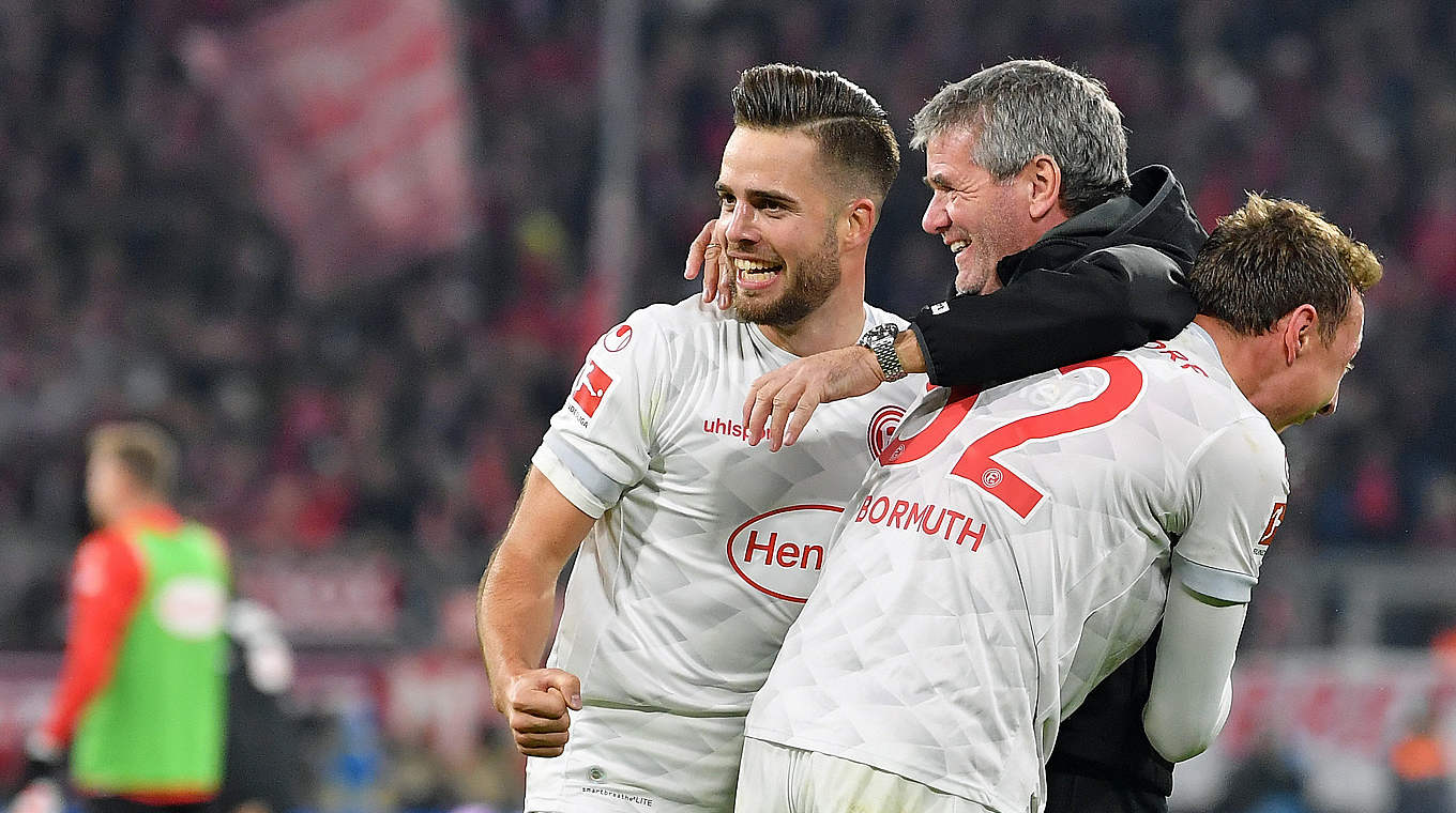Fortuna-Trainer Funkel (2.v.r.): "Bundesliga-Tabelle ist eine schöne Momentaufnahme" © 2018 Getty Images