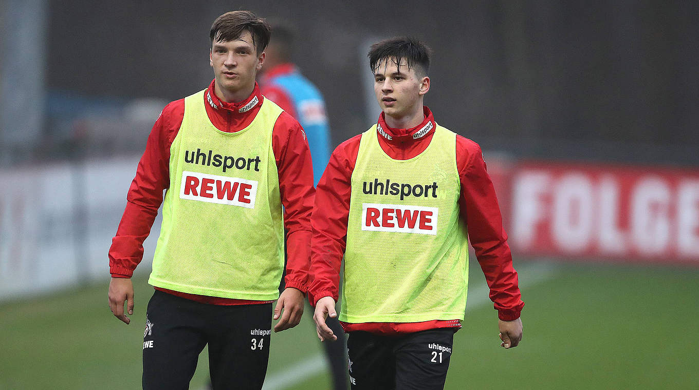 Fallen gegen Schalke verletzt aus: die Kölner Noah Katterbach (l.) und Tomas Ostrák © imago/Herbert Bucco