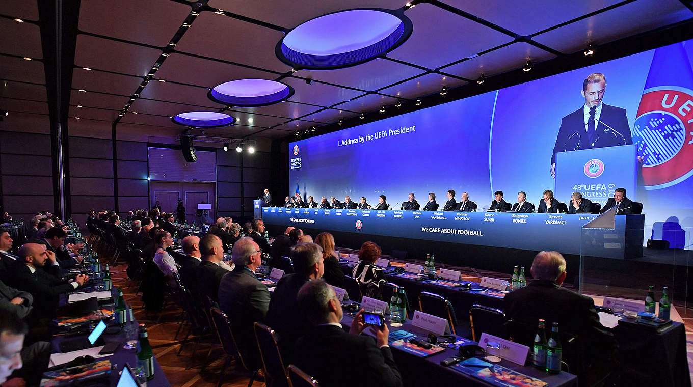 Treffen in Rom: der UEFA-Kongress © Paul Murphy/UEFA