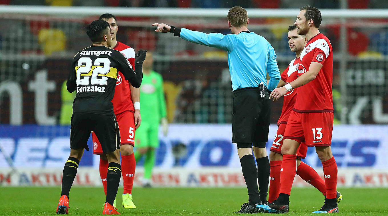 Muss für drei Spiele aussetzen: Stuttgarts Nicolas Ivan Gonzalez © 2019 Getty Images