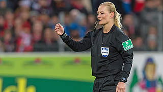 Leitet beim bayerischen Derby ihr zwölftes Bundesligaspiel: Bibiana Steinhaus © 2019 TF-Images