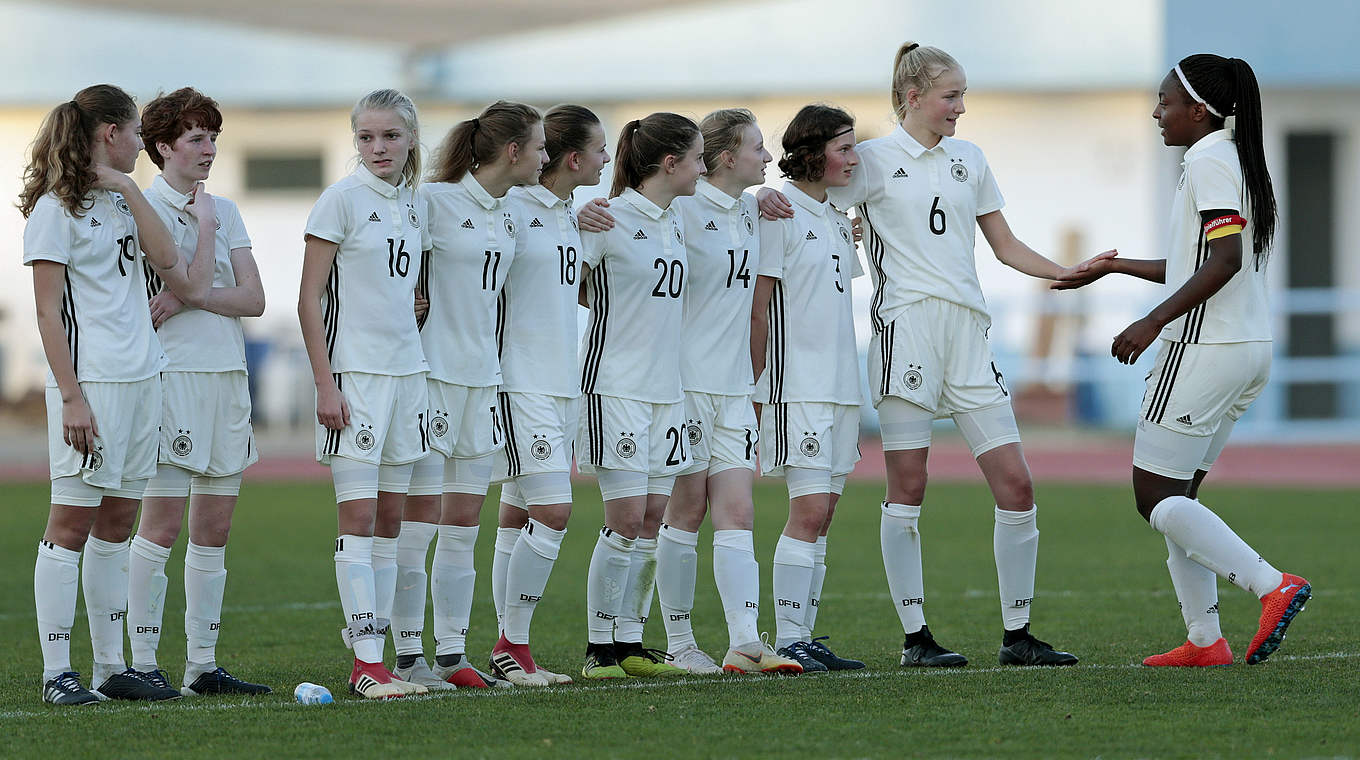 Treffen zum Abschluss auf Schottland: die U 16-Juniorinnen beim Turnier in Portugal © 2019 Getty Images