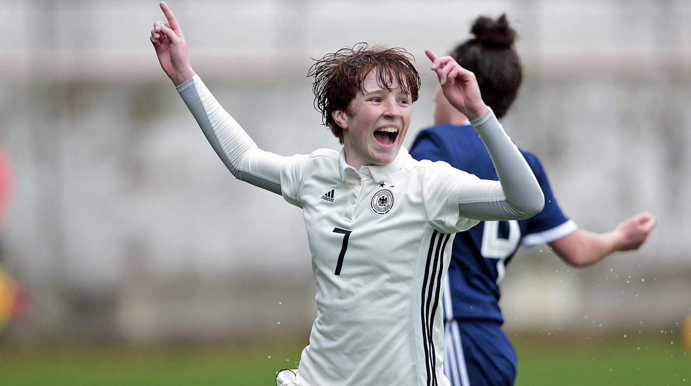 Freut sich gleich über zwei Tore: Leonie Stöhr © 2019 Getty Images