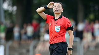 Leitet in Hoffenheim ihr 95. Spiel der Frauen-Bundesliga: FIFA-Referee Angelika Söder © imago/foto2press