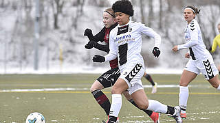 Erzielt den Siegtreffer für Freiburg: U 17-Nationalspielerin Victoria Ezebinyuo (v.) © imago/Zink