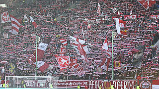 Zuschauermagnet in der 3. Liga: 22.239 Fans strömen im Schnitt zum Betzenberg © imago/Jan Huebner