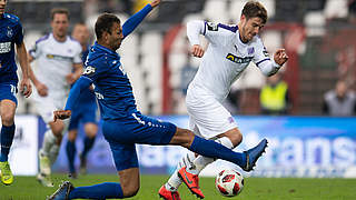 Schießt den KSC in der Schlussphase zum Sieg: Daniel Gordon (l.) © 2019 Getty Images