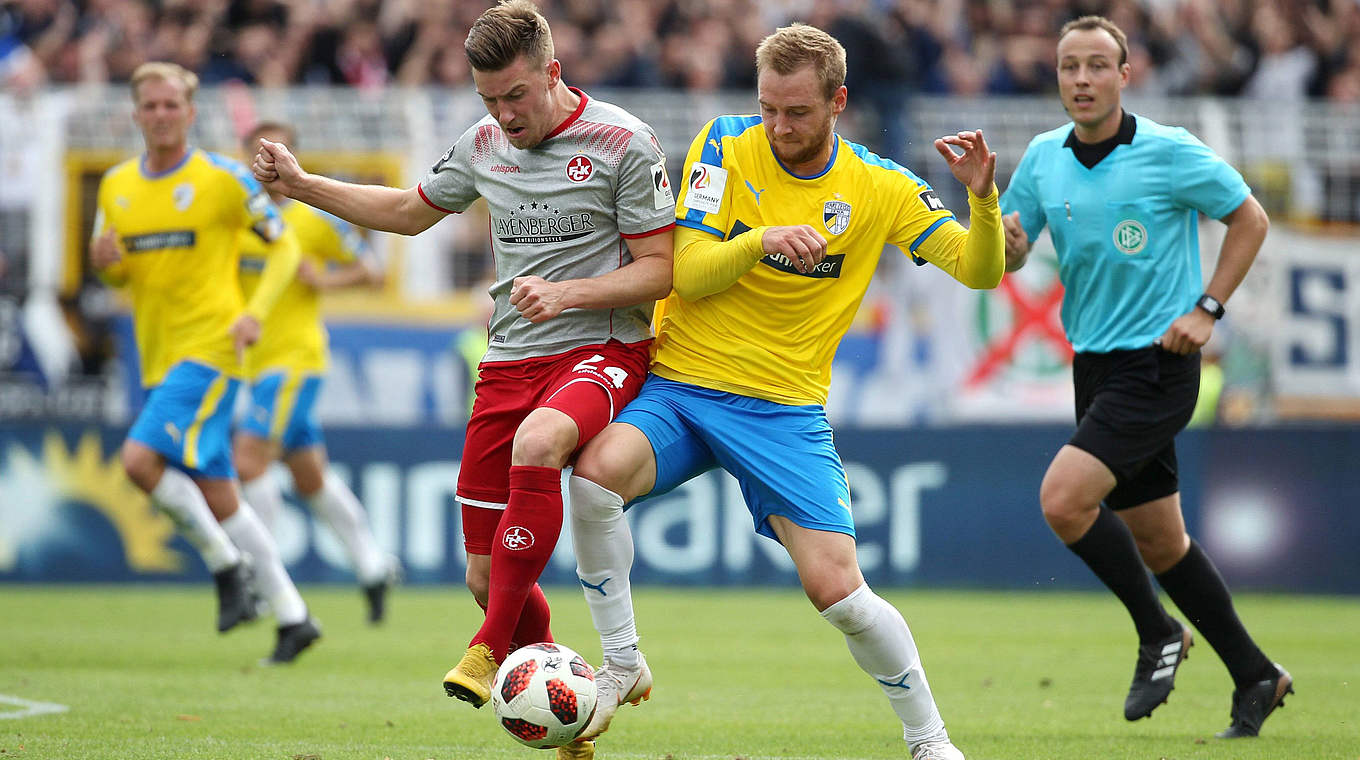 1500 Fans reisen mit in die Pfalz: Carl Zeiss Jena gastiert beim 1. FC Kaiserslautern © imago/Karina Hessland