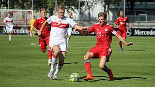 Rettet Stuttgart mit zwei Treffern einen Punkt: Angreifer Eric Hottmann (l.) © imago/Sportfoto Rudel