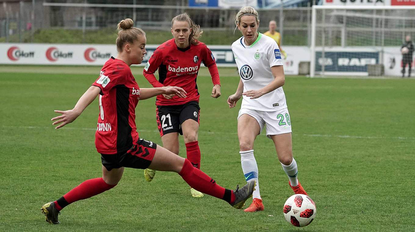 Setzt sich gegen ihre Gegenspielerinnen durch: Lena Goeßling (r.) © Jan Kuppert