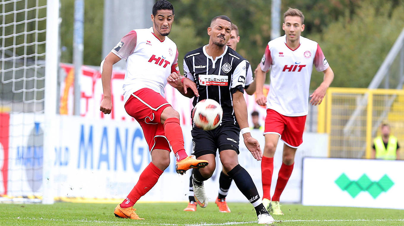 Voller Einsatz im Abstiegskampf: Der VfR Aalen tritt bei Fortuna Köln an © imago/Eibner