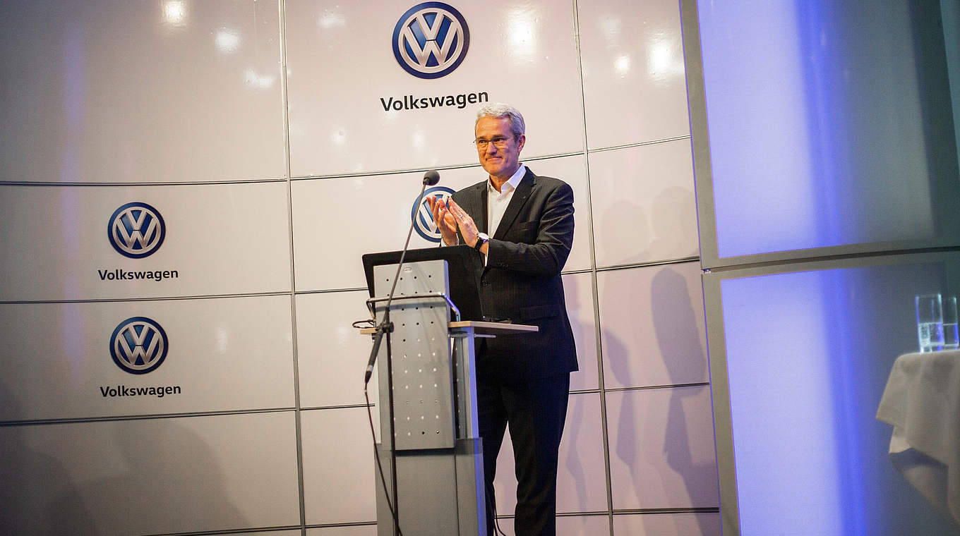 Holger Santel: "Sie sind stellvertretend hier für die, die sich ehrenamtlich engagieren" © Volkswagen AG