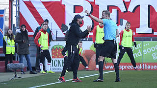 Von Referee Arne Aarnink auf die Tribüne geschickt: Cottbus-Coach 