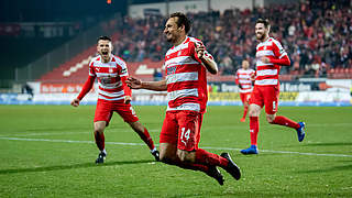 Torschütze zum 1:0: Zwickaus Spielführer Toni Wachsmuth (M.) © 2019 Getty Images