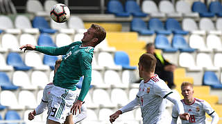 Setzt sich im Luftduell durch: Eric Hottmann (v.) © 2019 Getty Images