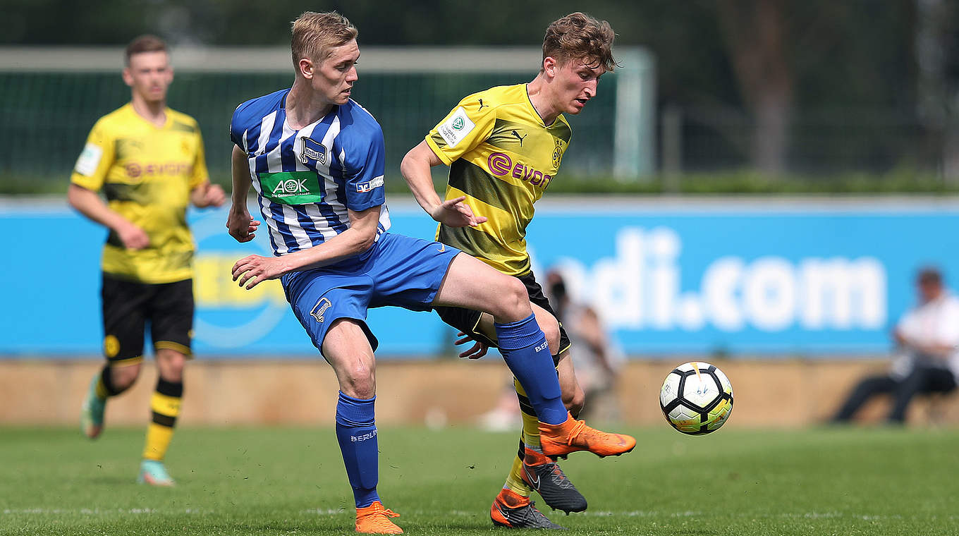 Unterschreibt bei der Hertha einen Profivertrag über zwei Jahre: Julian Albrecht (l.) © Getty Images