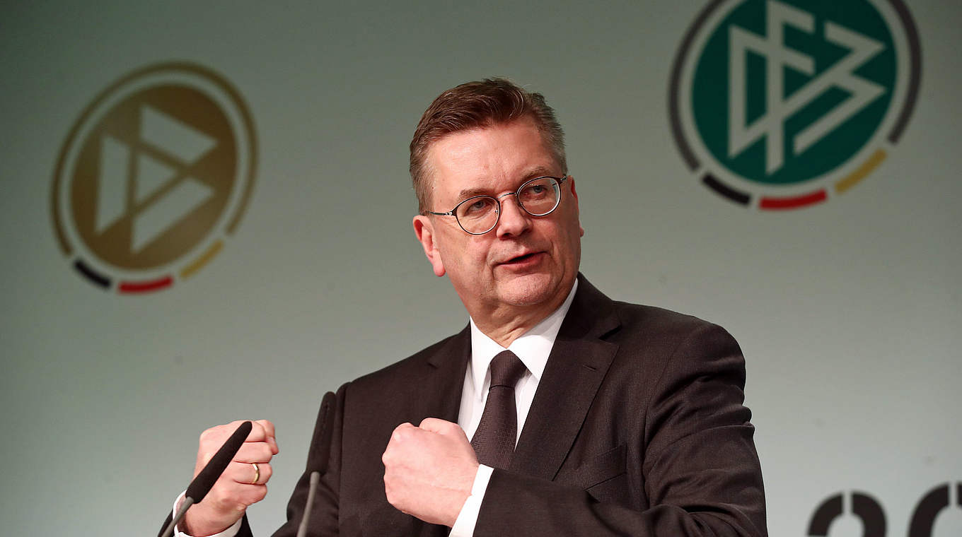 Eröffnungsrede bei der Trainerehrung in Köln: DFB-Präsident Reinhard Grindel © Getty Images