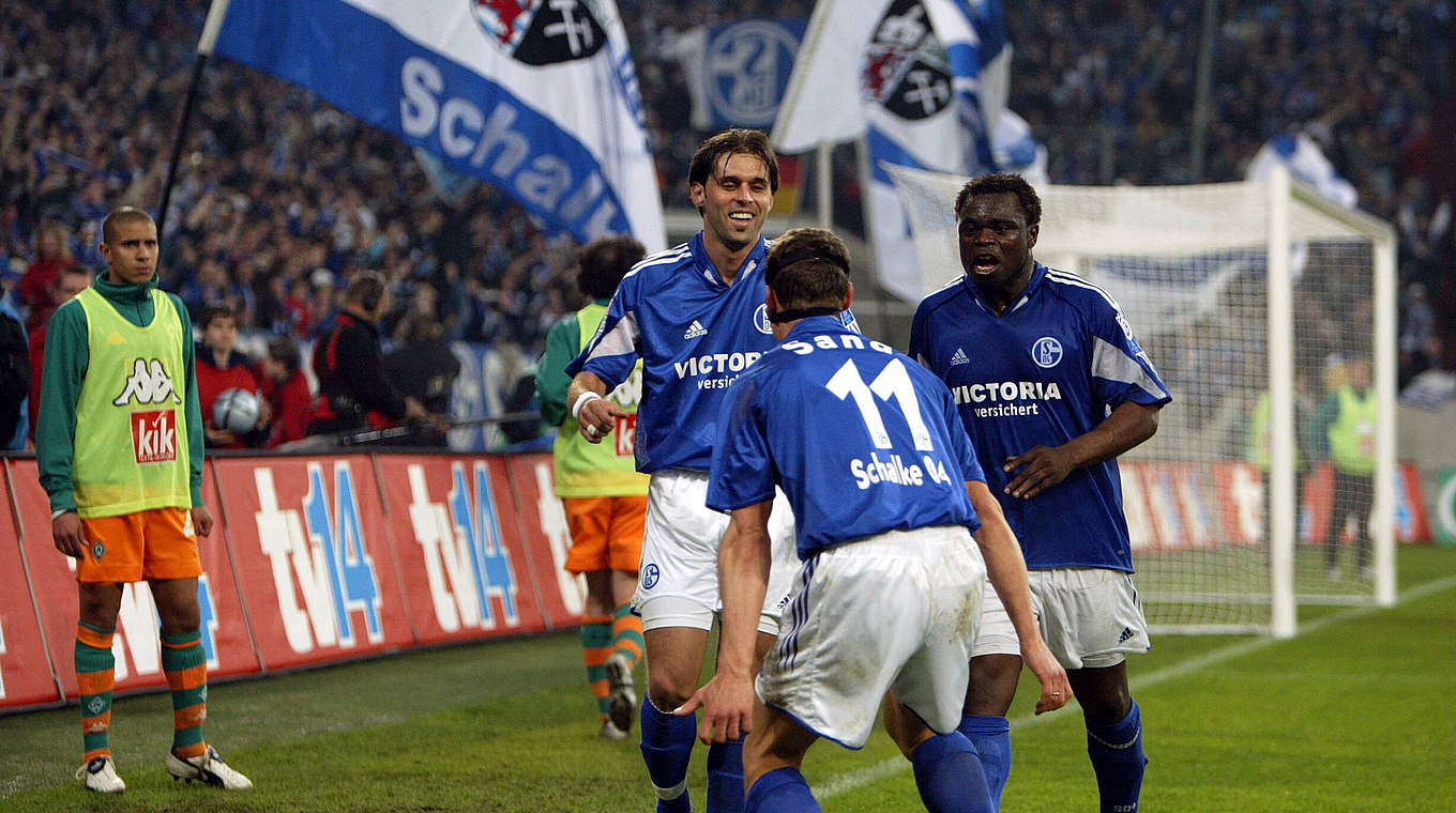 Sieg im bisher letzten Duell: Schalke jubelt auch im Halbfinale 2005 gegen Bremen © imago