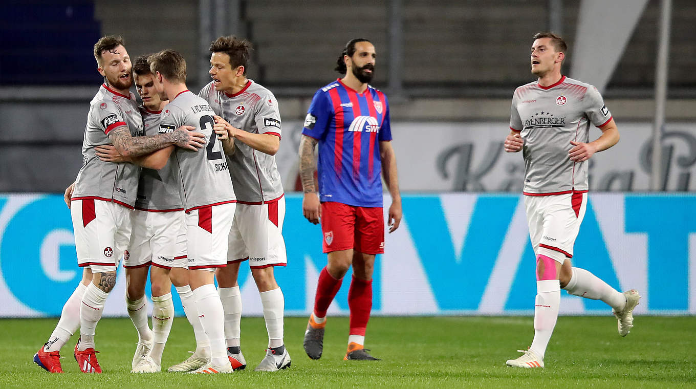 Trifft sehenswert zum zwischenzeitlichen Ausgleich: Kaiserslauterns Florian Pick (2.v.l.) © 2019 Getty Images