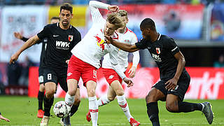 Khedira facing former teammate Forsberg.  © GettyImages