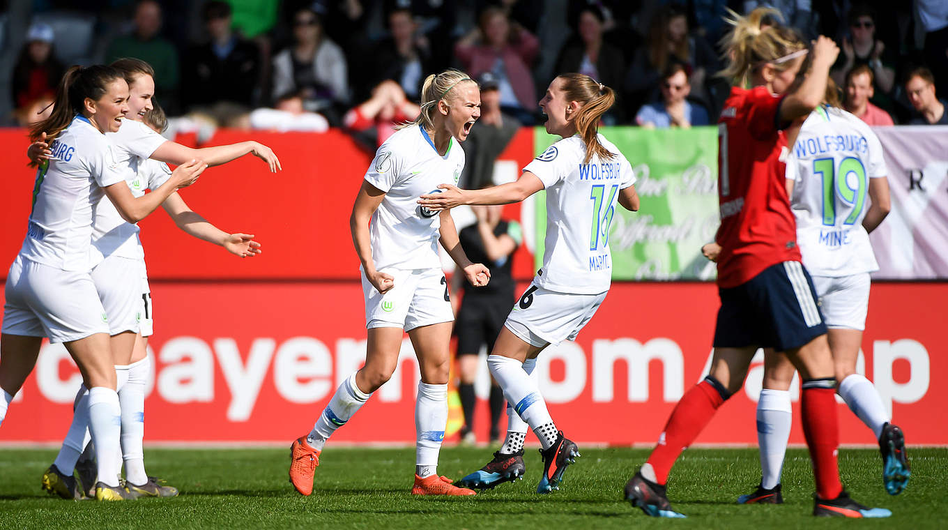 Ins Finale mit Gebrüll: Harder erhöht für Wolfsburg noch im ersten Durchgang auf 2:0 © Jan Kuppert