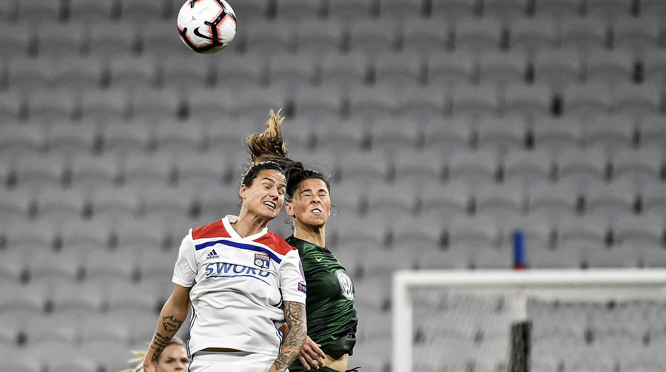 Kopfballduell in Lyon: Dzsenifer Marozsan (l.) und Wolfsburgs Sara Björk Gunnarsdottir © GettyImages