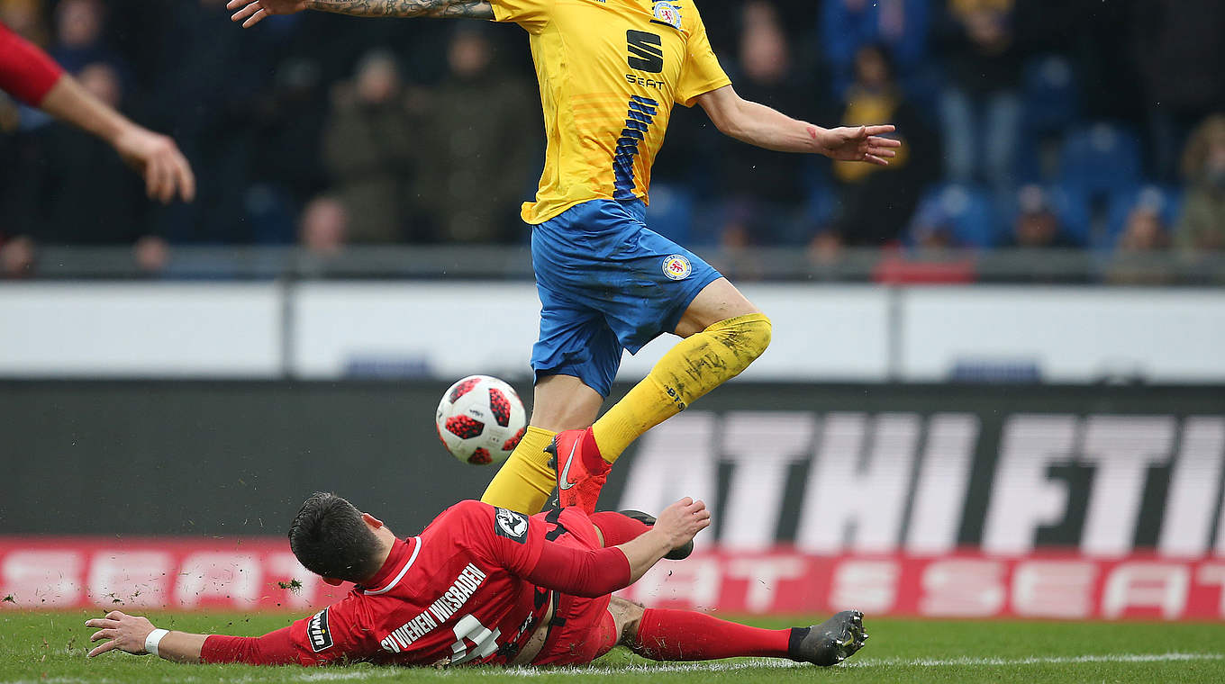 Verteidiger Mockenhaupt (u.): "Macht mehr Spaß, wenn Spiel in beide Richtungen geht" © Getty Images