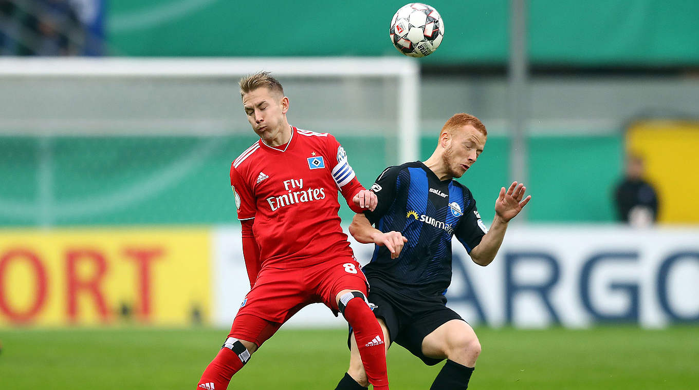 Zweikampf in der Benteler-Arena: Hamburgs Holtby (l.) und Vasiliadis vom SCP © Getty Images