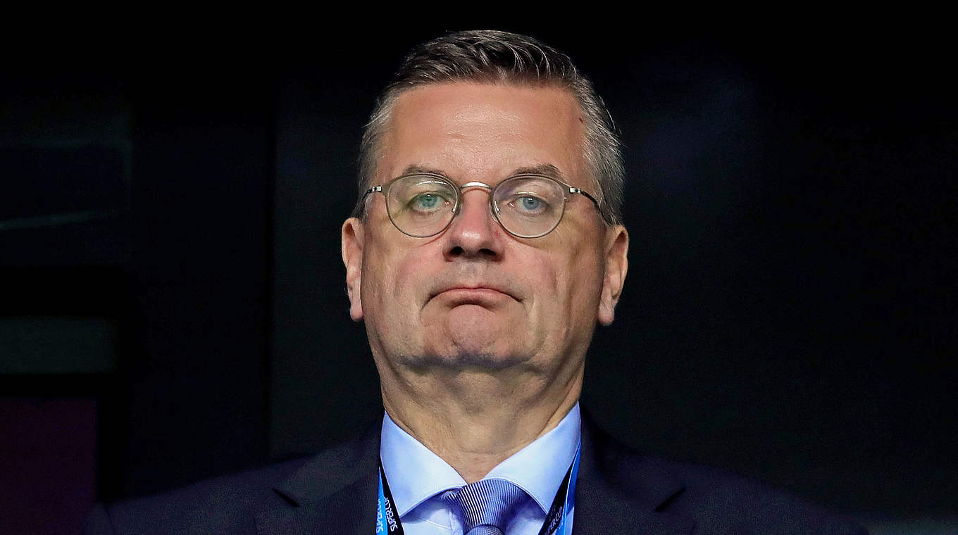 Gibt seine Funktionen bei der FIFA und der UEFA auf: Reinhard Grindel © 2018 Getty Images