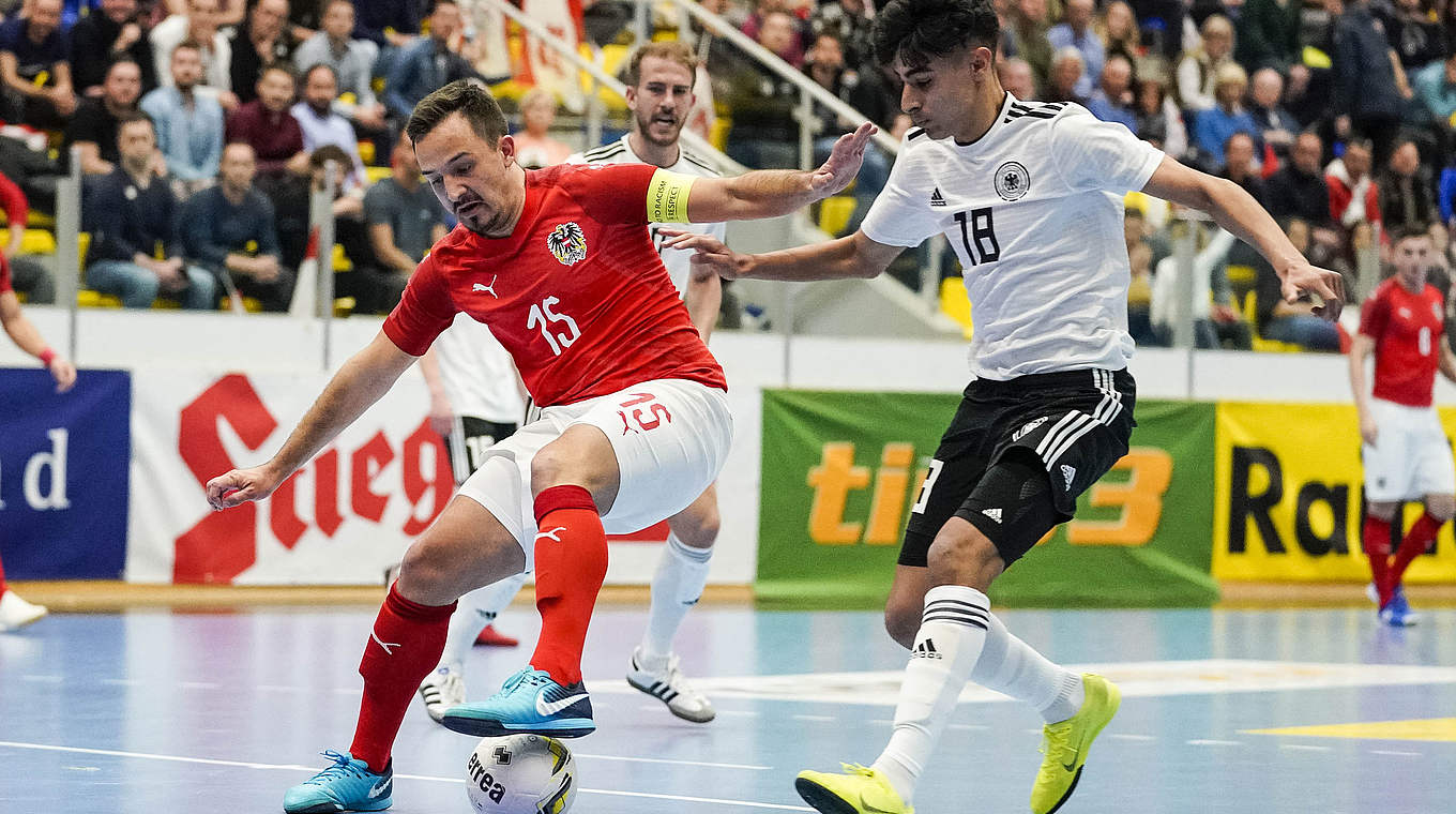 Debüt für das deutsche Futsalteam in Österreich: Elias Saad (r.) © Getty Images