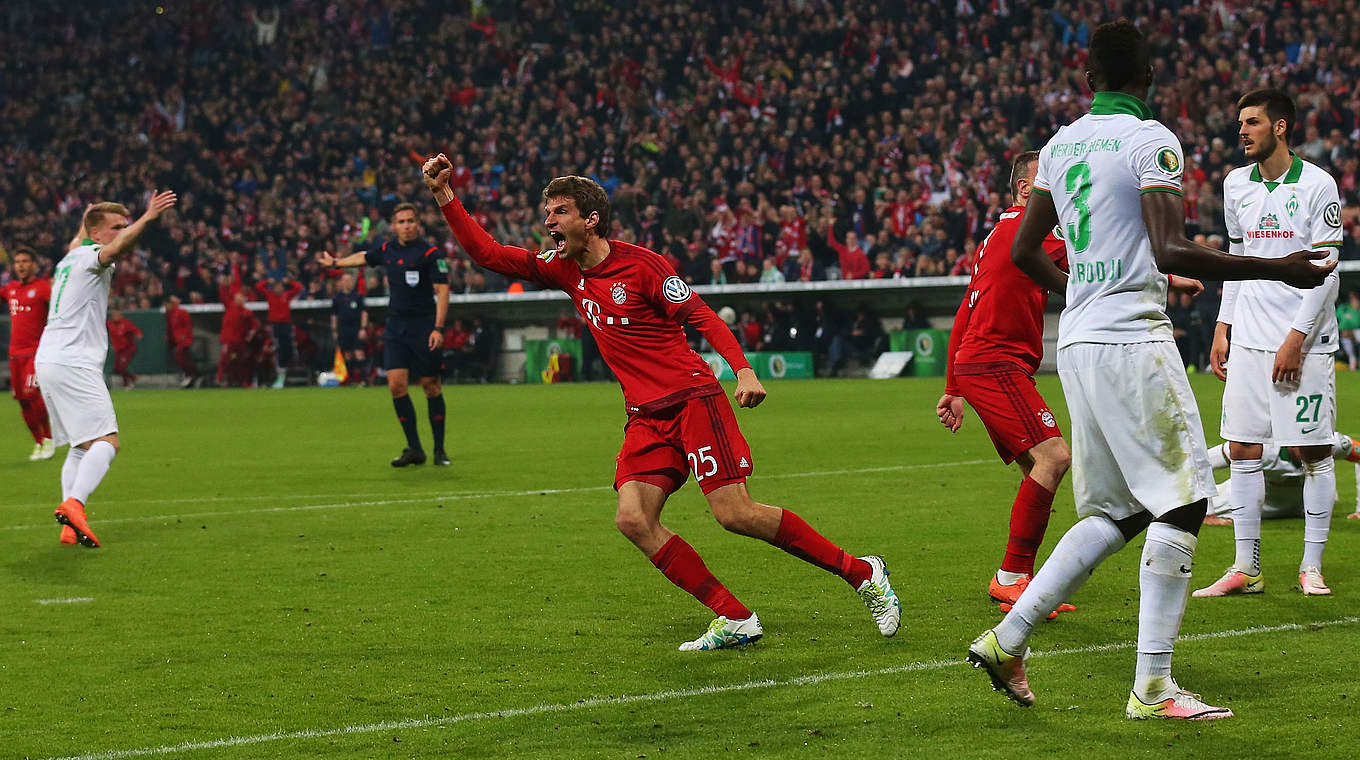 Dank Müllers (4.v.r.) Doppelpack: Im Halbfinale 2016 siegt Bayern 2:0 gegen Bremen © Getty Images