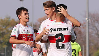 Mit zehn Treffern Torgarant für den VfB Stuttgart: Maurice Kramny (M.) © imago/Pressefoto Baumann