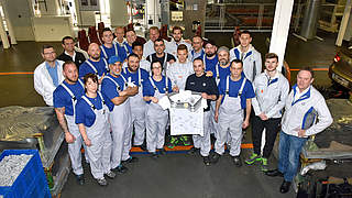 Interessante Einblicke: Die Nationalmannschaft besucht das Volkswagen-Werk © Volkswagen AG